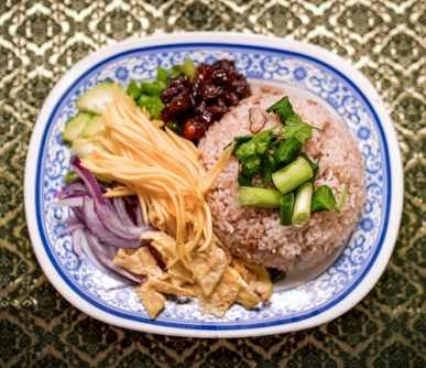 Khao Kluk Gapi - Fried Rice with fermented shrimp paste, mango, sweet pork & egg